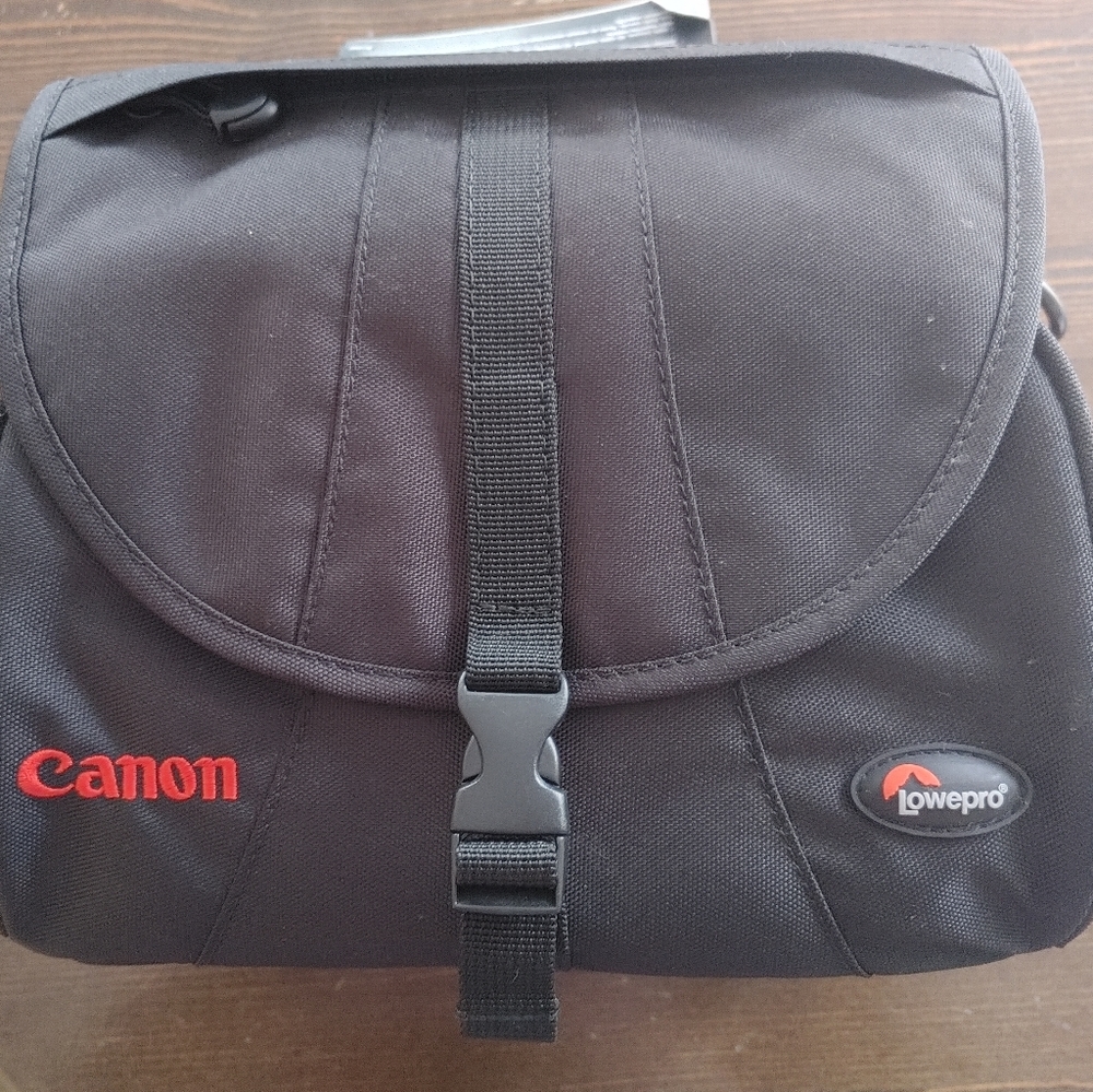 NWT Lowepro Canon camera bag EX 180